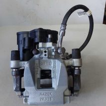 Pinça de Freio Traseira Esquerda LR/ Range Rover Velar 2.0 Hibrida 2023