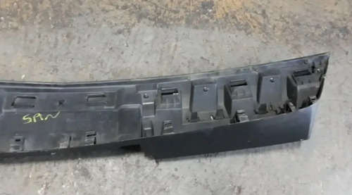 Moldura Aplique Tampa Traseira Gm Spin Active 2016 Preto - Imagem 2