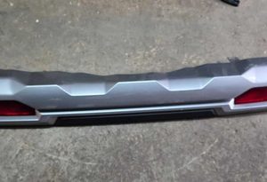 Refletor Aplique Parachoque Traseiro Pajero 2.4 Sport 2025 Preta