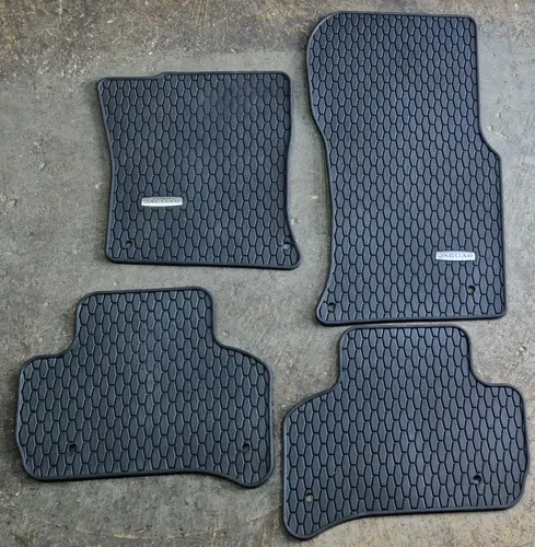 Jogo Tapete Jaguar Xe 2.0 P250 2017/2018 Preto