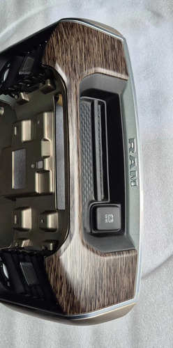 Moldura Multimidia Ram Laramie 2500 2020/2021 Preta - Imagem 5