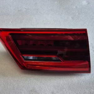 Lanterna Tampa Traseira Esquerda Bmw 530e 2019/2020 Esquerdo/motorista Vermelho