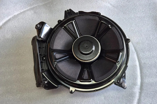 Subwoofer Alto Falante Volvo Xc60 T8 2024 Preto - Imagem 2