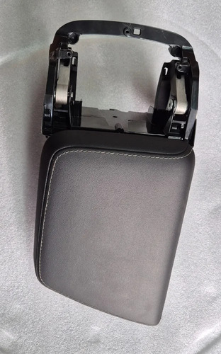 Apoio De Braço Console Central Volvo Xc60 T8 Ultimate 2024 Preto - Imagem 4