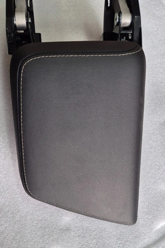 Apoio De Braço Console Central Volvo Xc60 T8 Ultimate 2024 Preto