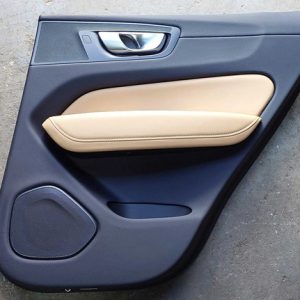 Forro De Porta Traseiro Direito Volvo Xc60 T8 Hìbrida 2024