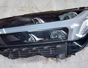 Farol Esquerdo Volvo Xc60 T8 Ultimat 2024  Esquerdo/motorista