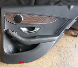 Forró De Porta Traseiro Direito Mercedes C180 Cgi 2019