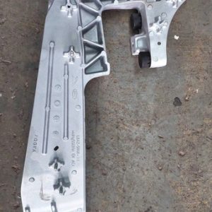 Suporte Travessa Motor Câmbio Velar 2.0 Hìbrida 2023