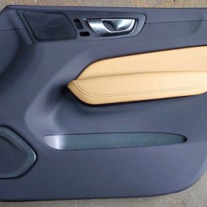 Forro De Porta Dianteiro Direito Volvo Xc60 T8 Hìbrida 2024