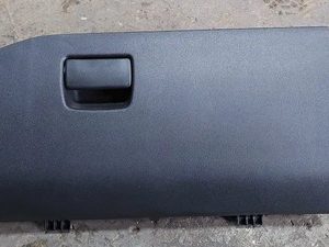 Tampa Porta Luvas Gm Tracker 3cc 2021/2022