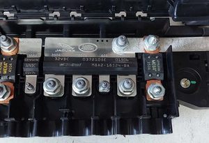 Caixa Fusivel Positiva Velar 2.0 Hìbrida 2023 M8a2-14516-cc