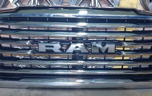 Grade Frontal Completa Dodge Ram Longhorn 3500 2022  Cromado