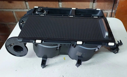 Porta Copos Esteira Console Passat Tsi 2019 Preto - Imagem 3