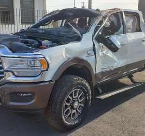 Dodge Ram 3500 Longhorn 6.7 3500 2022 Sucata Para Peças Branca