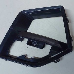 Moldura Direita Parachoque Dianteiro Bmw 320i G20 M 2023 Preto Direito