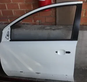 Porta Dianteira Esquerda Nissan Lívina X-gear Sem Friso