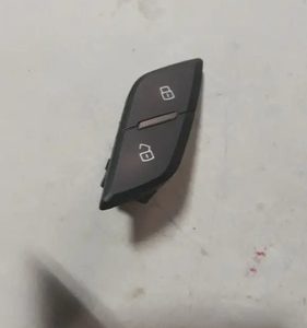 Botão Trava Elétrica Porta Dianteira Esquerda Audi Q3 2016