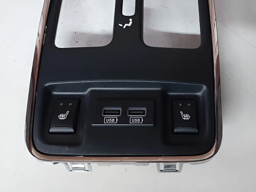 Moldura Console Usb Aquecedor Banco Jeep Grand Cherokee 2018 - Imagem 3