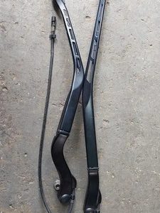Braço Limpador Parabrisa Dianteiro Volvo Xc90 T6 2.0 2019  Direito