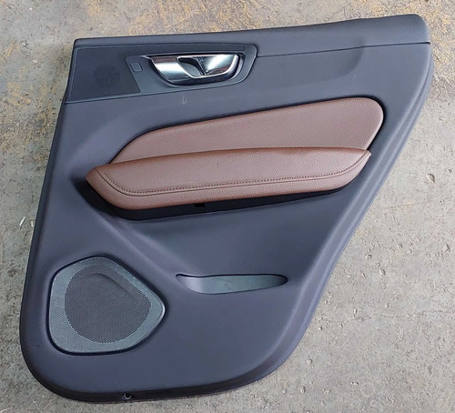 Forro De Porta Traseiro Direito Volvo Xc60 D5 2020 - Imagem 2