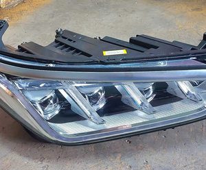 Farol Direito Byd Song Plus 2025 Completo Original  Direito/passageiro