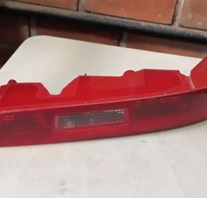 Olho Gato Parachoque Traseiro Direito Audi Q3 2014/2015 Vermelho