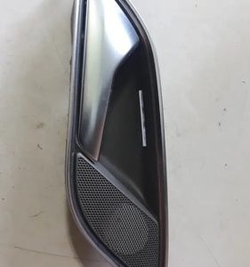 Macaneta Interna Traseira Esquerda Audi Q3 2013/2016