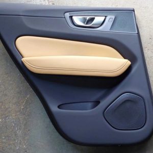 Forro De Porta Traseiro Esquerdo Volvo Xc60 T8 Hìbrida 2024