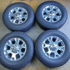 Jogo Roda Pneu Dodge Ram 3500 2022 275/70/18 Sem Uso Preto