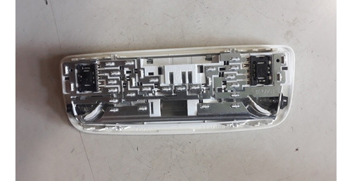 Luz De Teto Cortesia Traseira Mercedes Gla200 2018 - Imagem 3