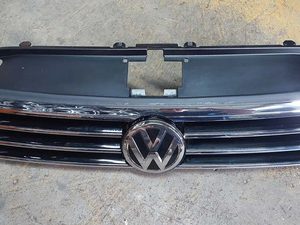 Grade Dianteira Parachoque Vw Passat Tsi 2.0 2019  Plástico