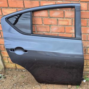 Porta Traseira Direita Nissan Versa 2015/2016 Traseira Direita Cinza