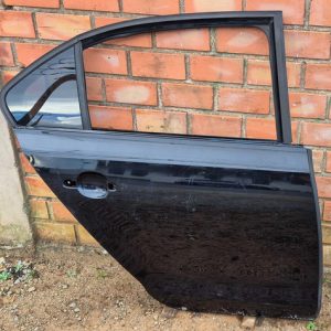 Porta Traseira Direita Volkswagen Jetta 2013/2014 Traseira Jetta Preto