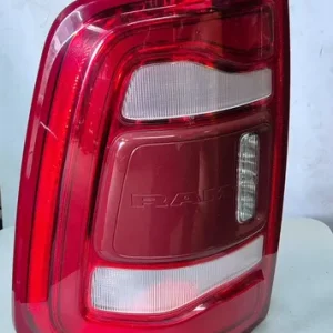 Lanterna Traseira Esquerda Ram 2500 3500 2020/2023 Esquerdo/motorista Vermelho