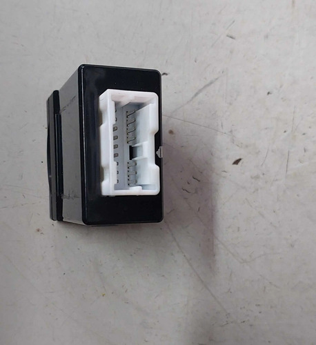 Tomada Usb Auxiliar Azera 3.3 V6 2011 - Imagem 2
