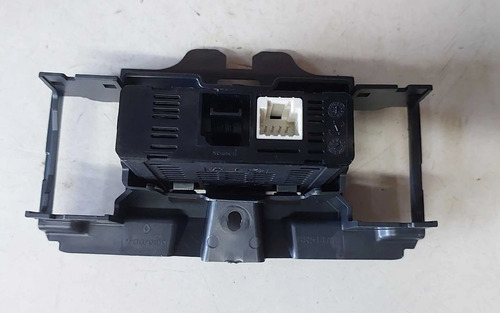 Tomada Usb Renault Kardian Tech 2025 Preto - Imagem 4