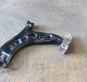 Balança Bandeja Dianteira Esquerda Vw Tiguan 2014