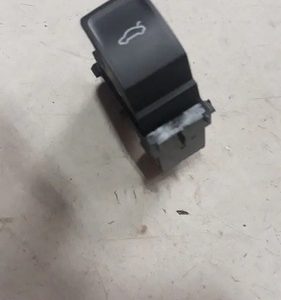 Botão Porta Malas Jetta R-line 2019