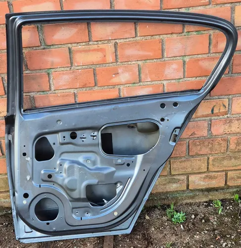 Porta Traseira Direita Chevrolet Vectra Gt Hatch 2008/2011 Traseira Direita Cinza - Imagem 3
