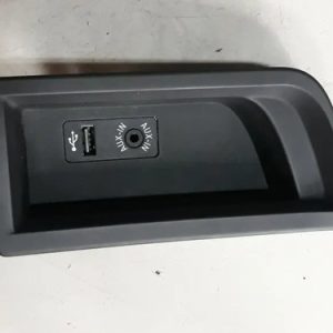 Entrada Tomada Usb Auxiliar Bmw 320i 2015