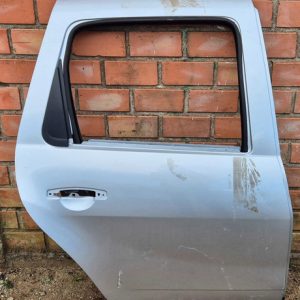 Porta Traseira Direita Renault Duster 2013/2016 Traseira Direita Prata