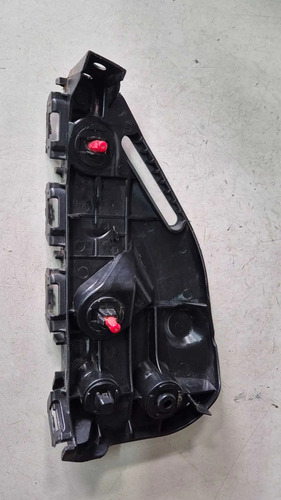 Guia Parachoque Dianteiro Direito Toyota Hilux 2016/2023 - Imagem 2
