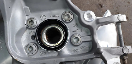 Montante Cubo Traseiro Direito Volvo Xc60 D5 2020 - Imagem 3