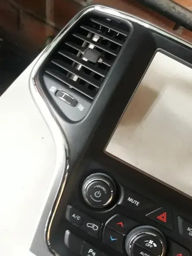 Moldura Multimídia Comandos Jeep Grand Cherokee Limited 2018 Preto - Imagem 3