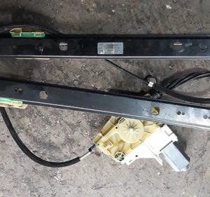 Máquina De Vidro Traseira Esquerda Audi Q7 2015