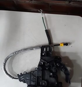 Fechadura Porta Traseira Esquerda Mercedes C180 Cgi 2019