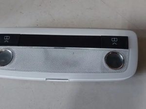 Luz De Teto Cortesia Traseira Mercedes Cla 250 2.0 2015