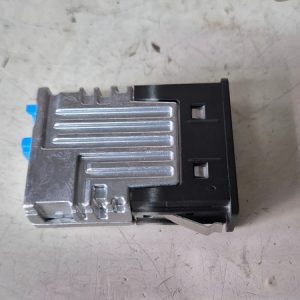 Tomada Usb Bmw X4 M30i 2023 871193803 Cinza
