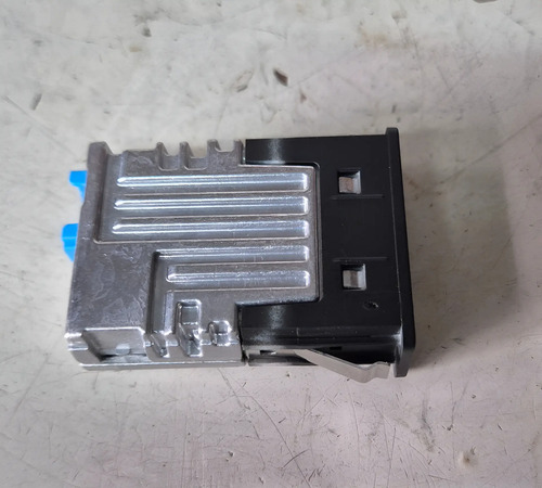 Tomada Usb Bmw X4 M30i 2023 871193803 Cinza